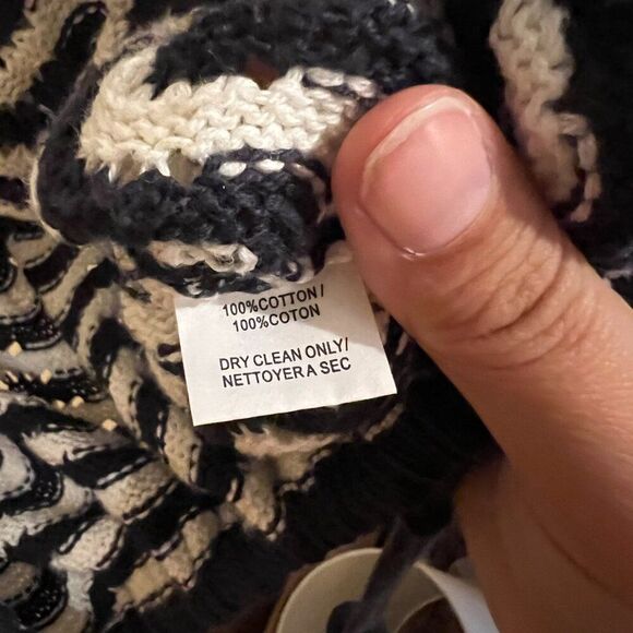 Trina Turk medium sweater - Picture 9 of 9